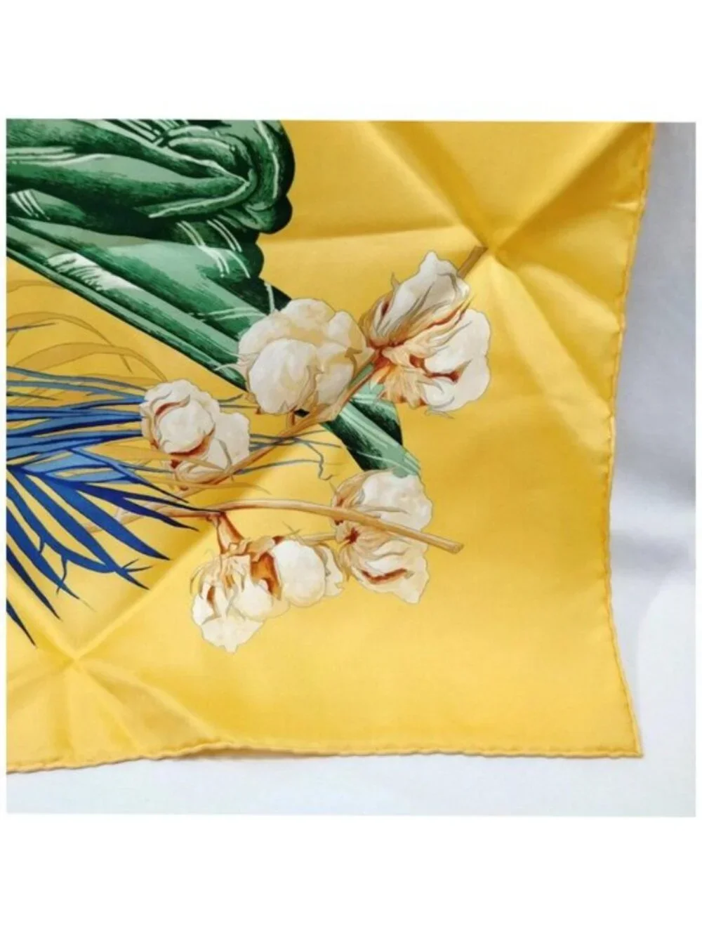 Authentic Hermès Turban des Reines Carré 90 Silk Scarf Yellow